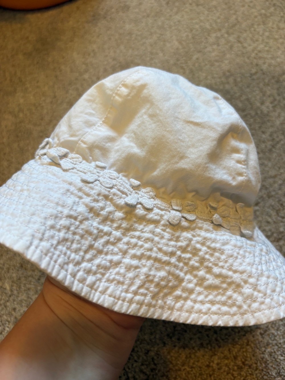 White Carters Sun Hat Wide Brim with Flower Detail 12-24 m baby toddler girl